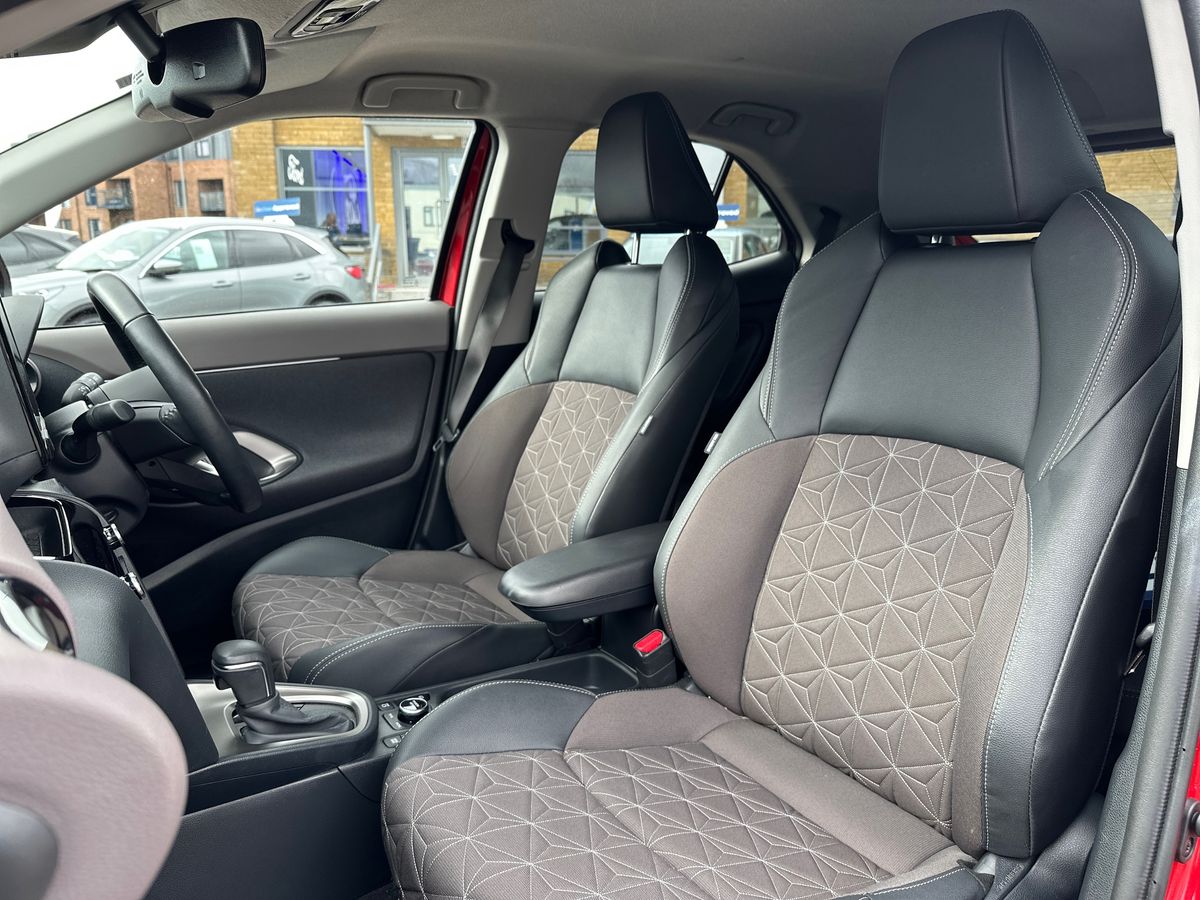 Used Toyota Yaris Cross 2023 for sale - 77678758: Photo 13