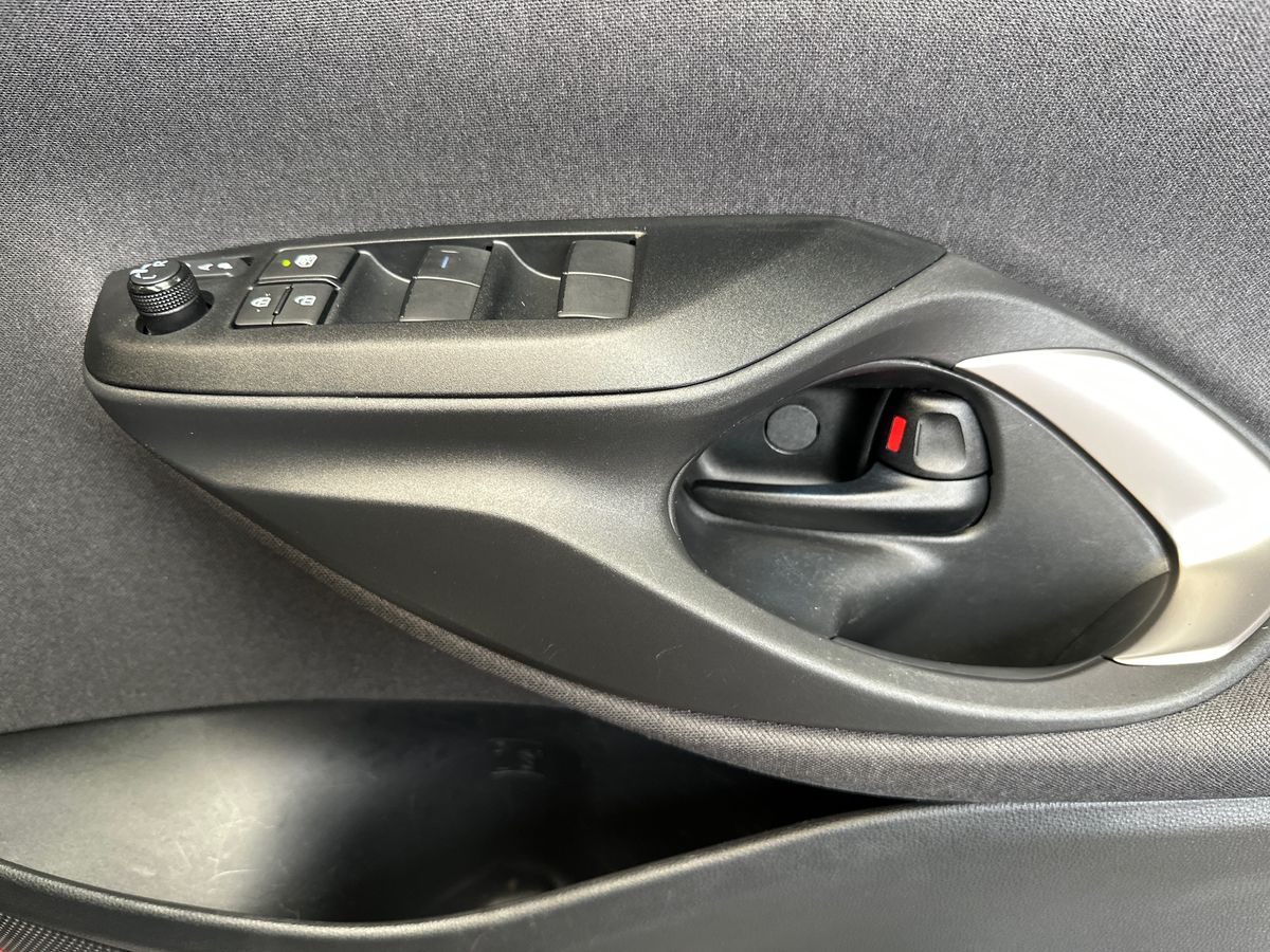 Used Toyota Yaris Cross 2023 for sale - 77678758: Photo 25