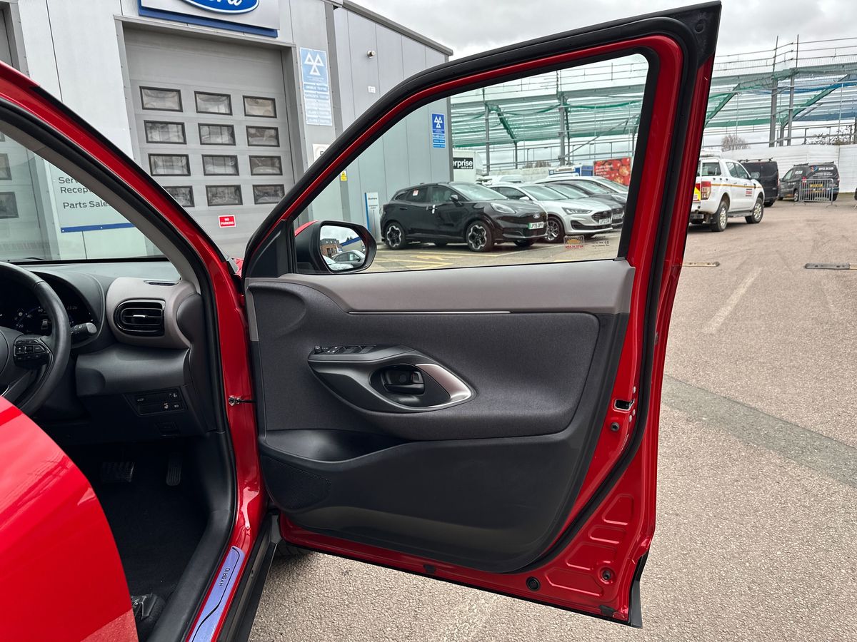 Used Toyota Yaris Cross 2023 for sale - 77678758: Photo 35