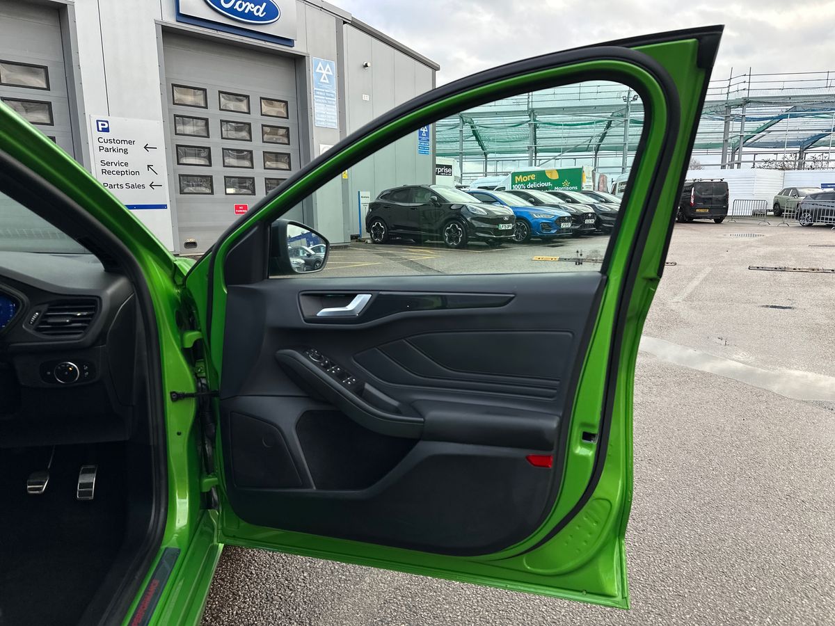 Used Ford Focus 2023 for sale - 78137001: Photo 35