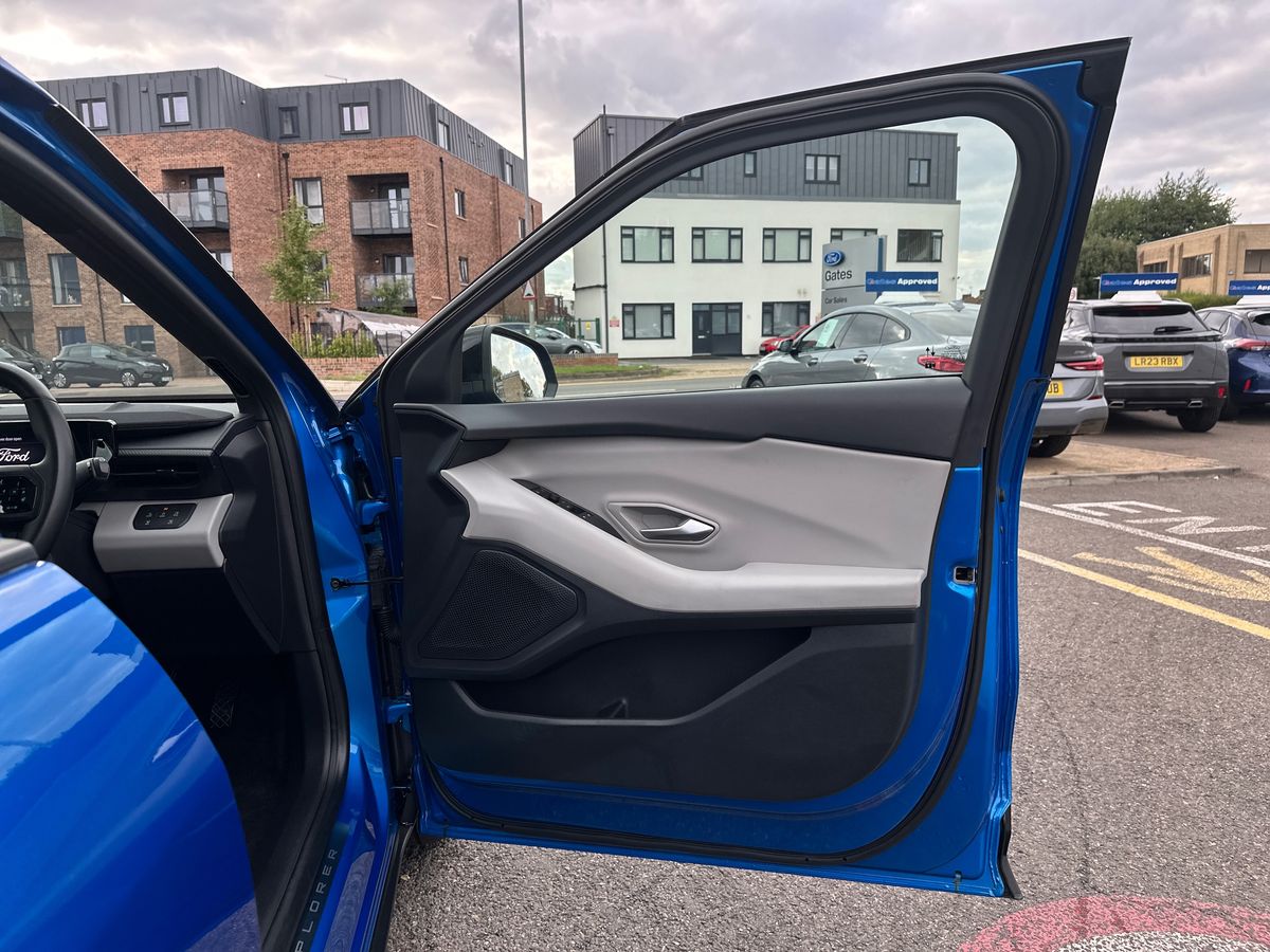 Used Ford Explorer 2024 for sale - 76466406: Photo 35