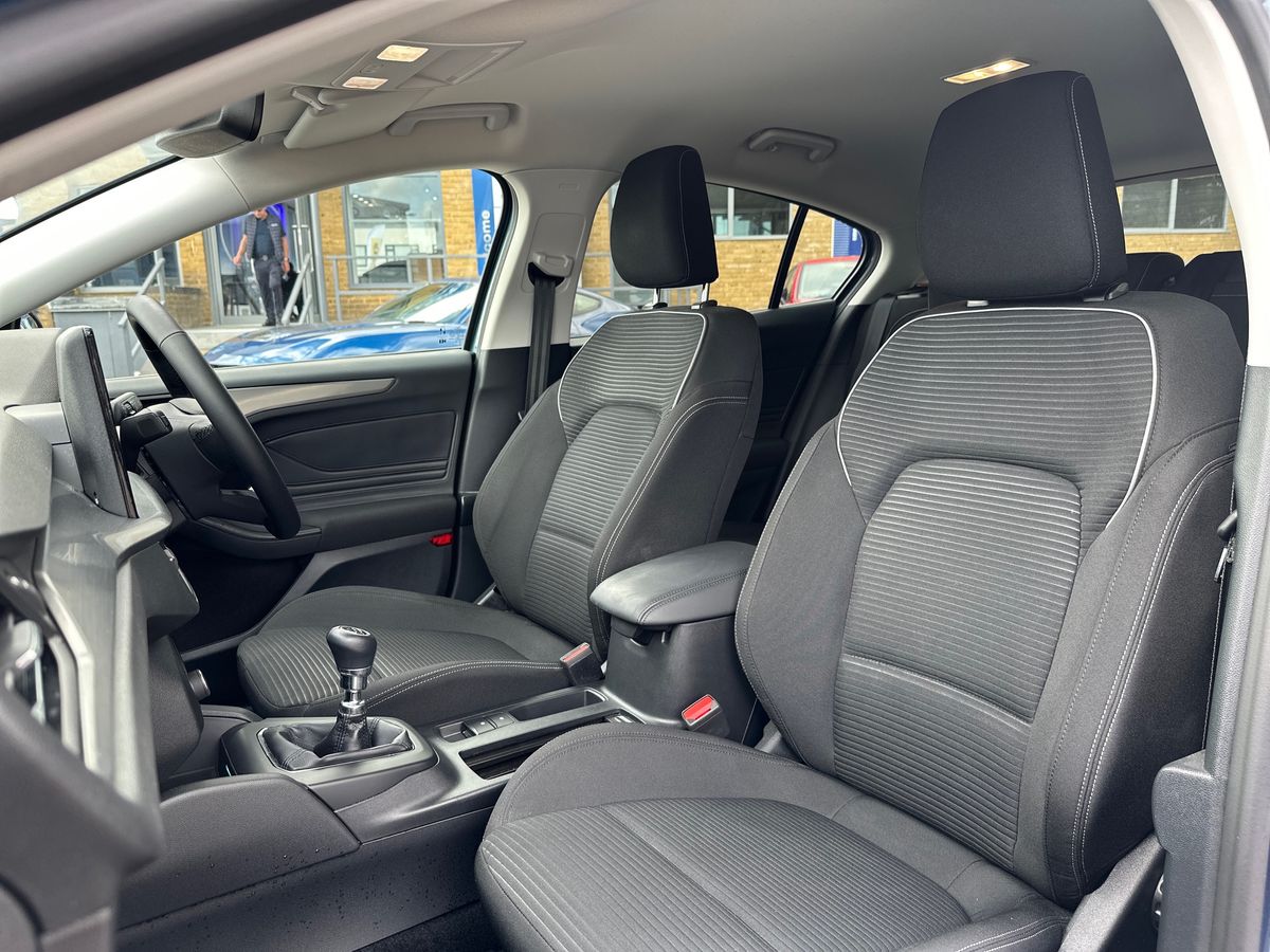 Used Ford Focus 2023 for sale - 76124588: Photo 13
