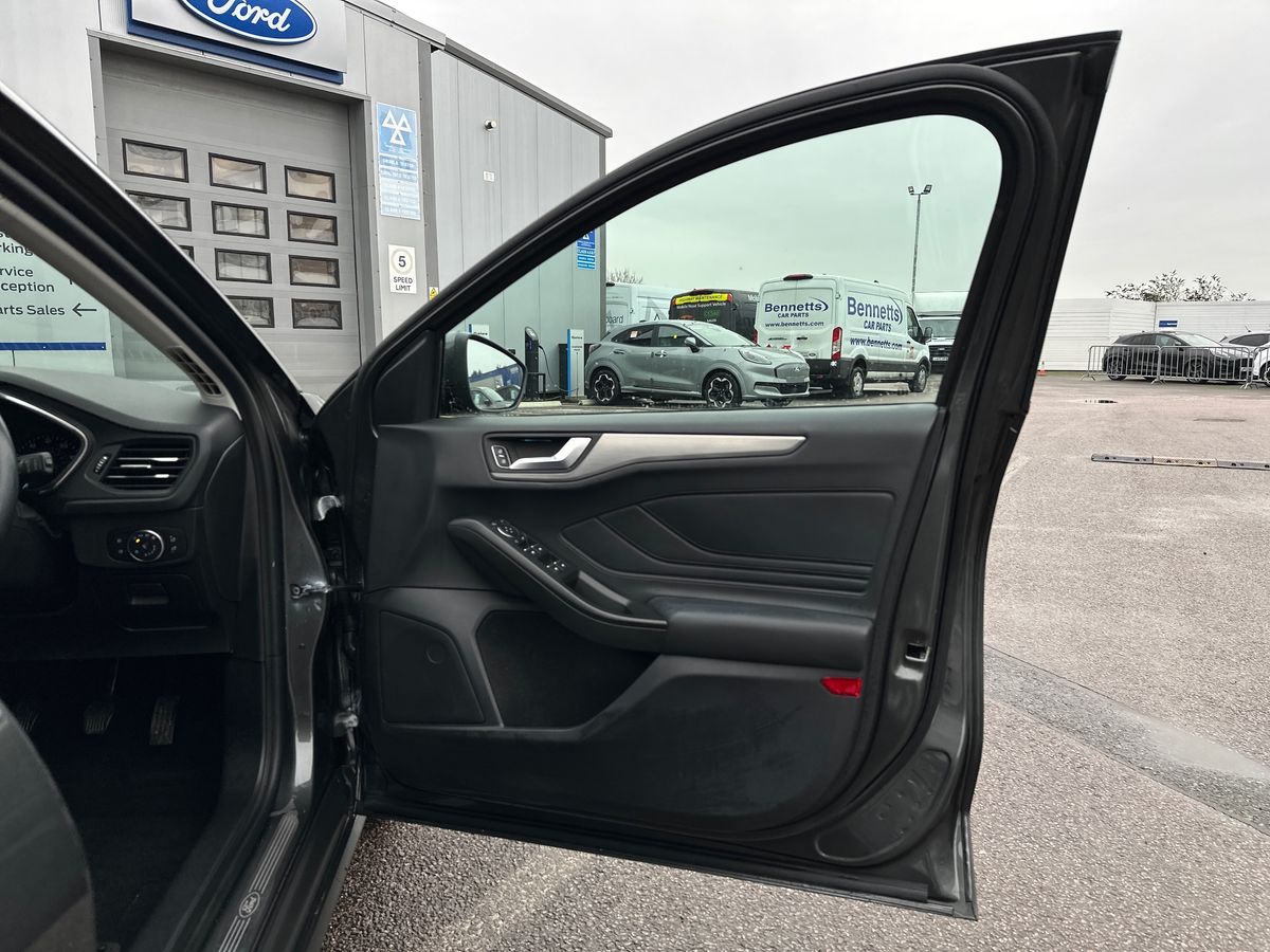 Used Ford Focus 2020 for sale - 76971210: Photo 35