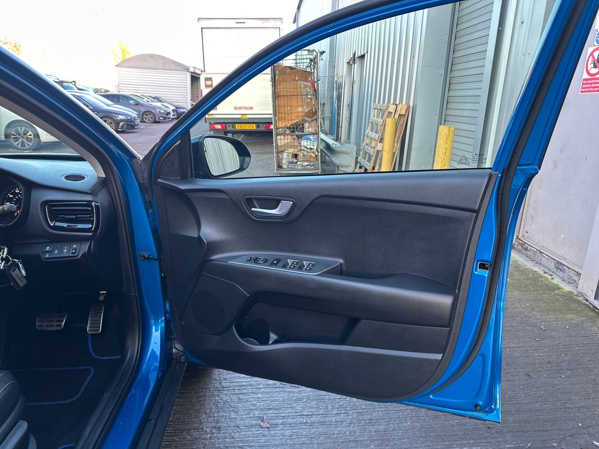 Used Kia Stonic 2022 for sale - 77010229: Photo 35