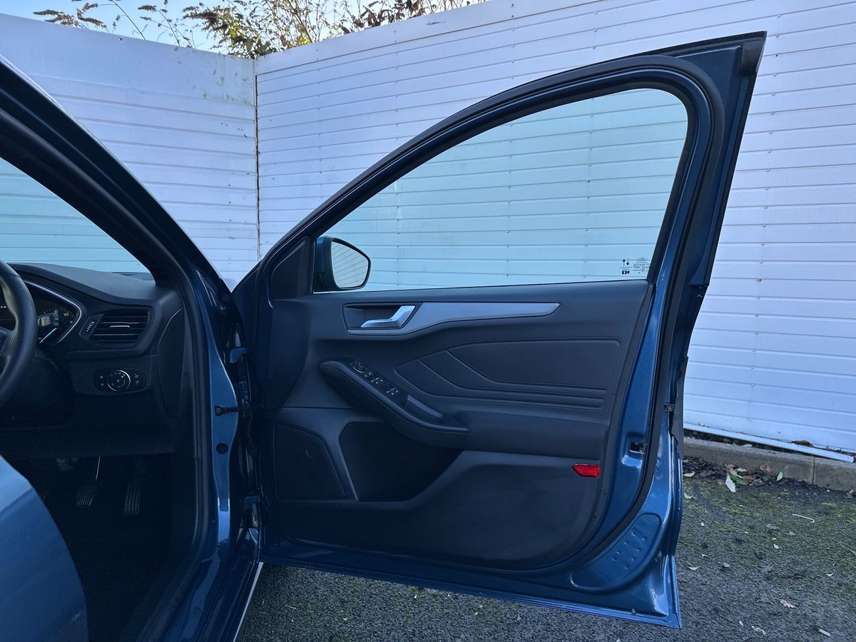 Used Ford Focus 2022 for sale - 76796204: Photo 35