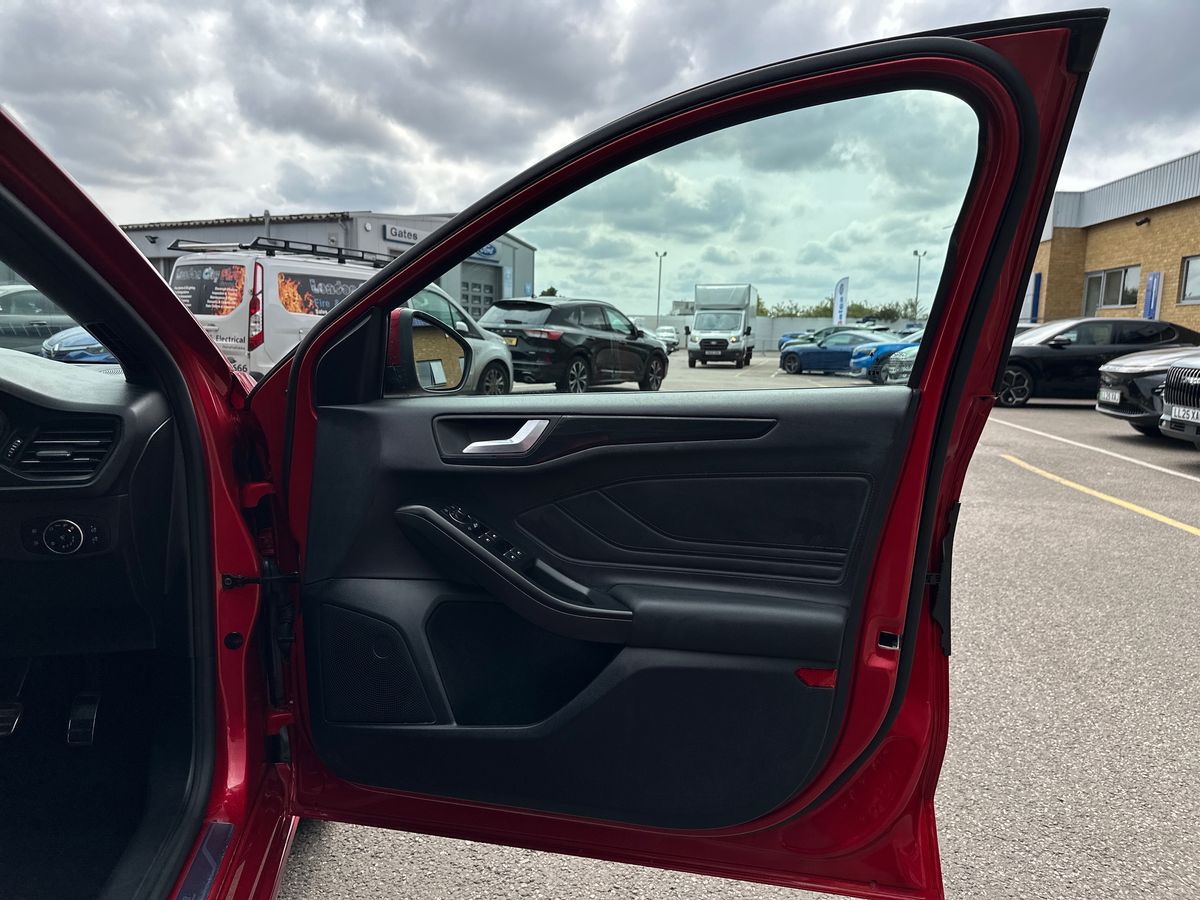 Used Ford Focus 2021 for sale - 76344039: Photo 35