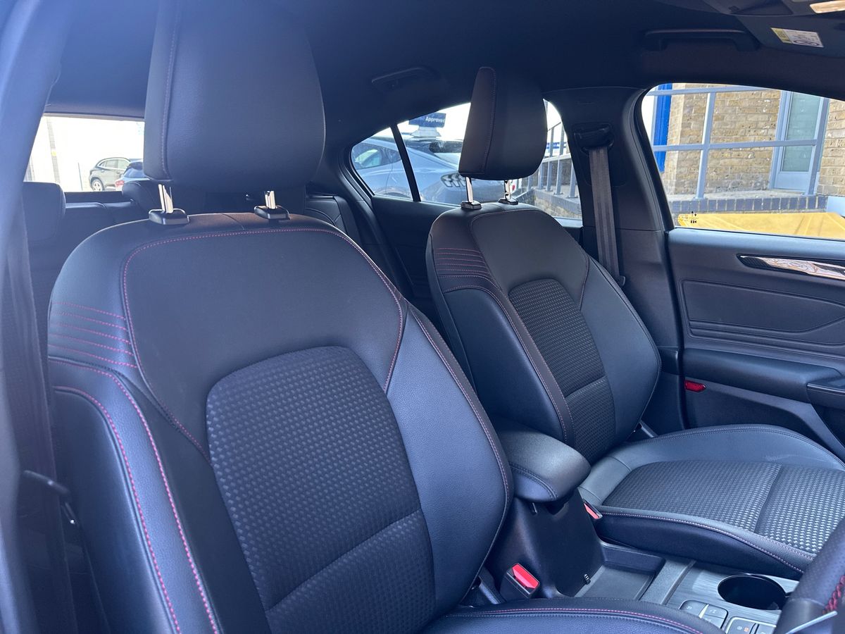 Used Ford Focus 2022 for sale - 76842202: Photo 12