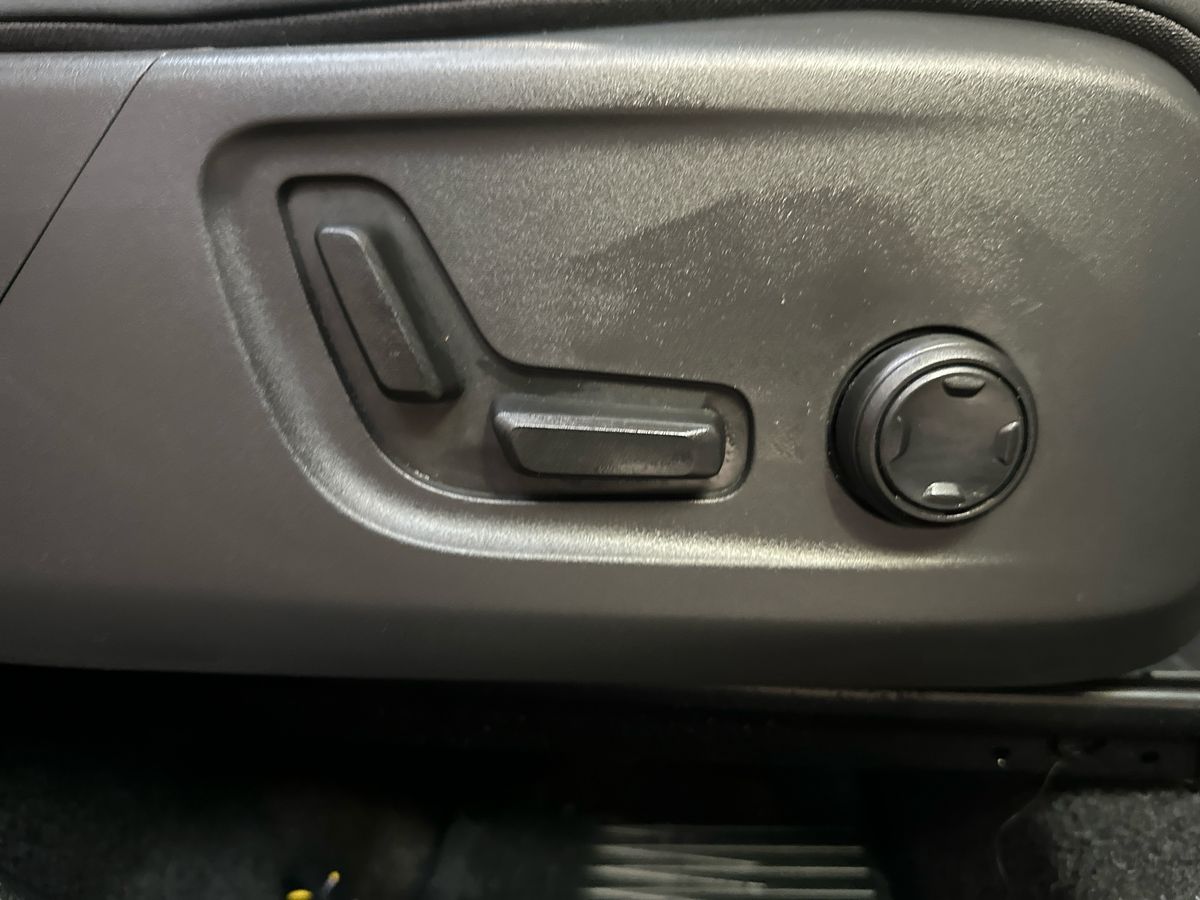 Used Volvo XC40 2025 for sale - 77122567: Photo 30