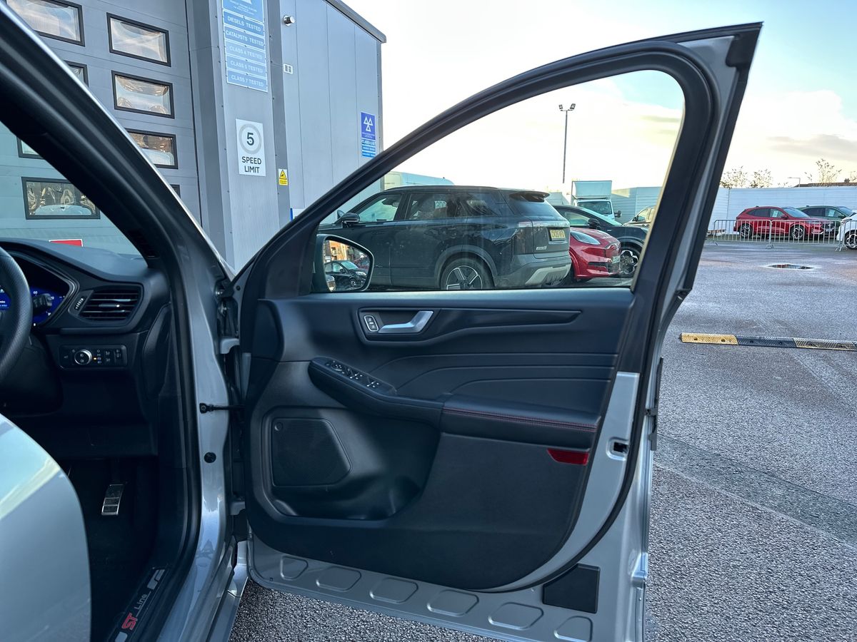 Used Ford Kuga 2022 for sale - 77133928: Photo 35