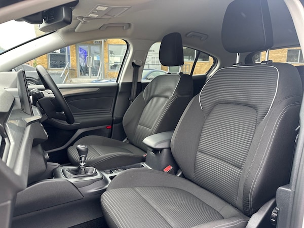 Used Ford Focus 2023 for sale - 76276585: Photo 13