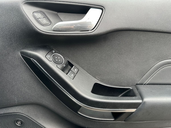 Used Ford Fiesta 2018 for sale - 76146236: Photo 25