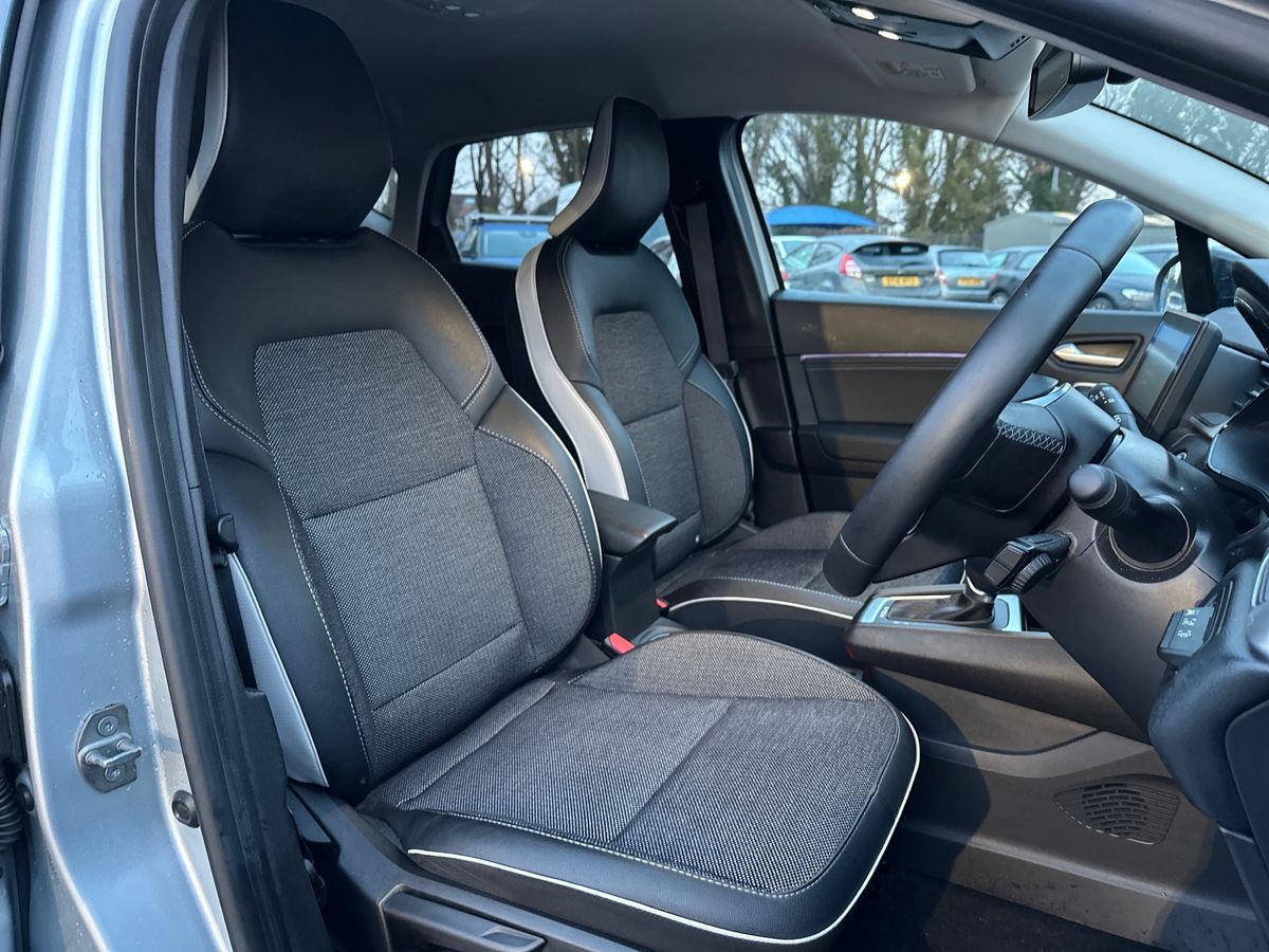 Used Renault Captur 2023 for sale - 77122571: Photo 12