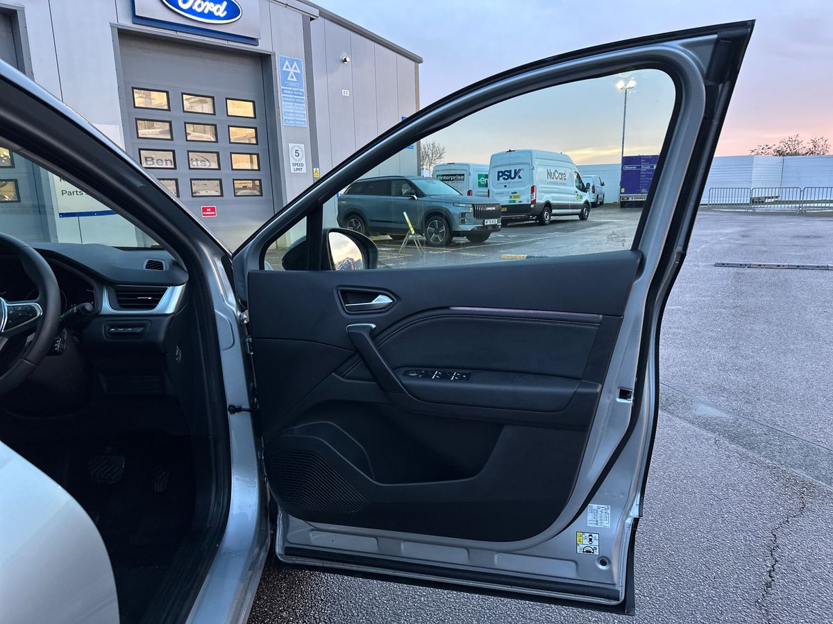 Used Renault Captur 2023 for sale - 77122571: Photo 35