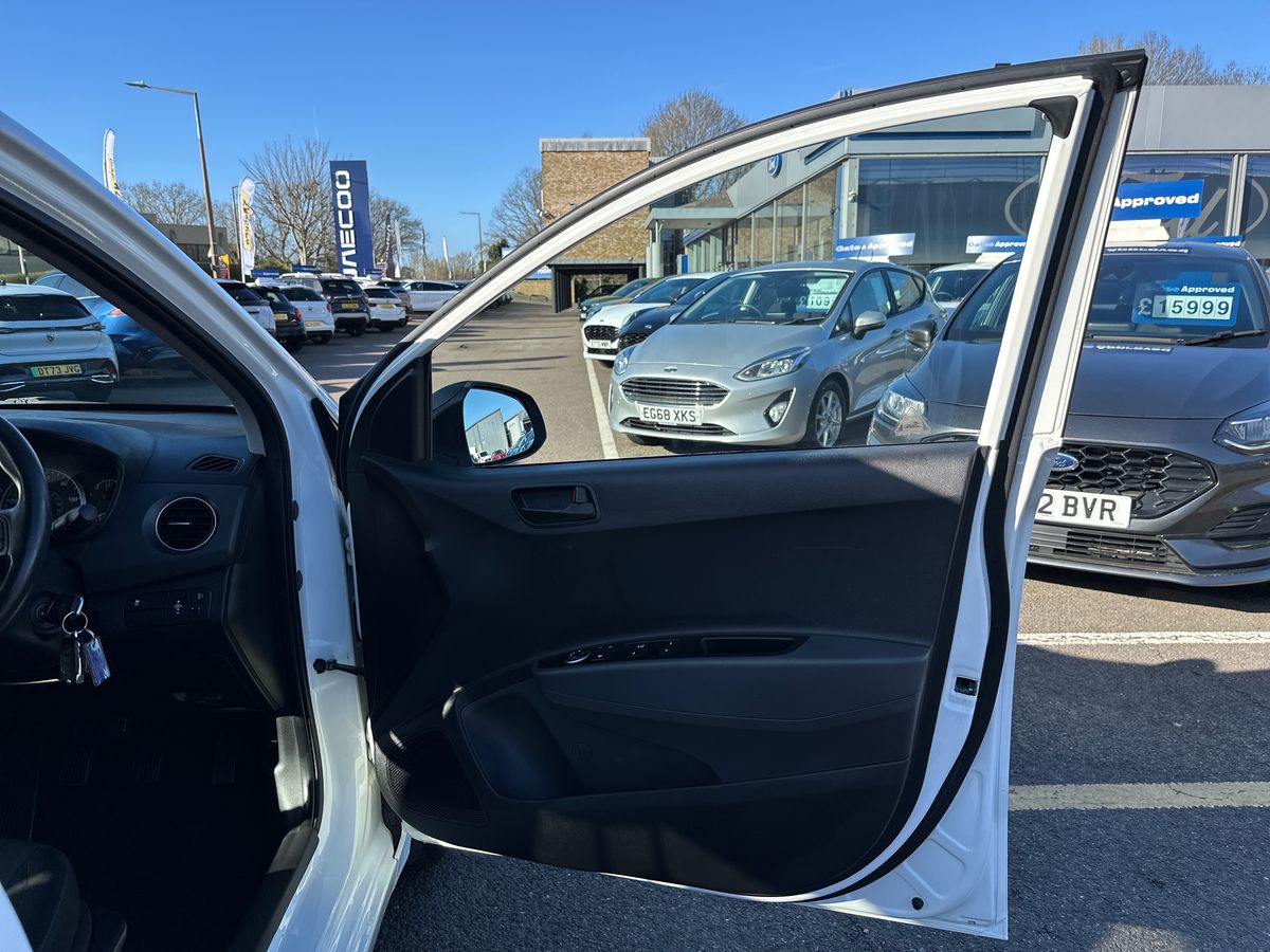 Used Hyundai i10 2019 for sale - 77927415: Photo 35