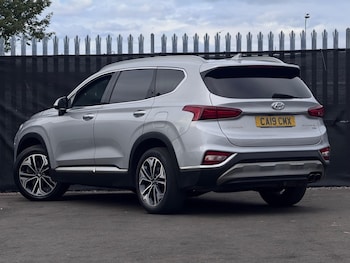 Used Hyundai Santa Fe 2019 for sale - 79387522: Photo