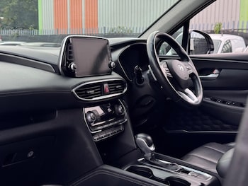 Used Hyundai Santa Fe 2019 for sale - 79387522: Photo