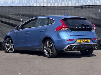 Used Volvo V40 2016 for sale - 79540200: Photo