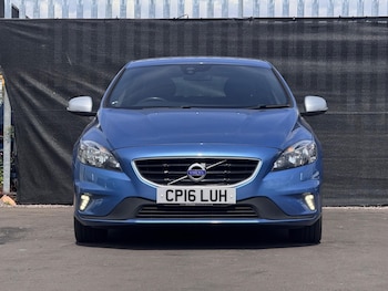 Used Volvo V40 2016 for sale - 79540200: Photo