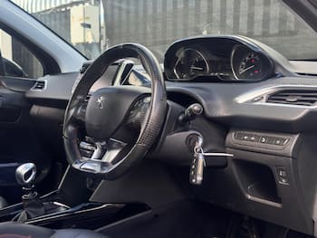 Used Peugeot 2008 2016 for sale - 79847795: Photo