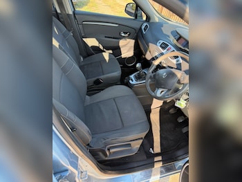 Used Renault Scenic 2010 for sale - 79359318: Photo