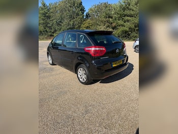 Used Citroen C4 Picasso 2010 for sale - 79697409: Photo