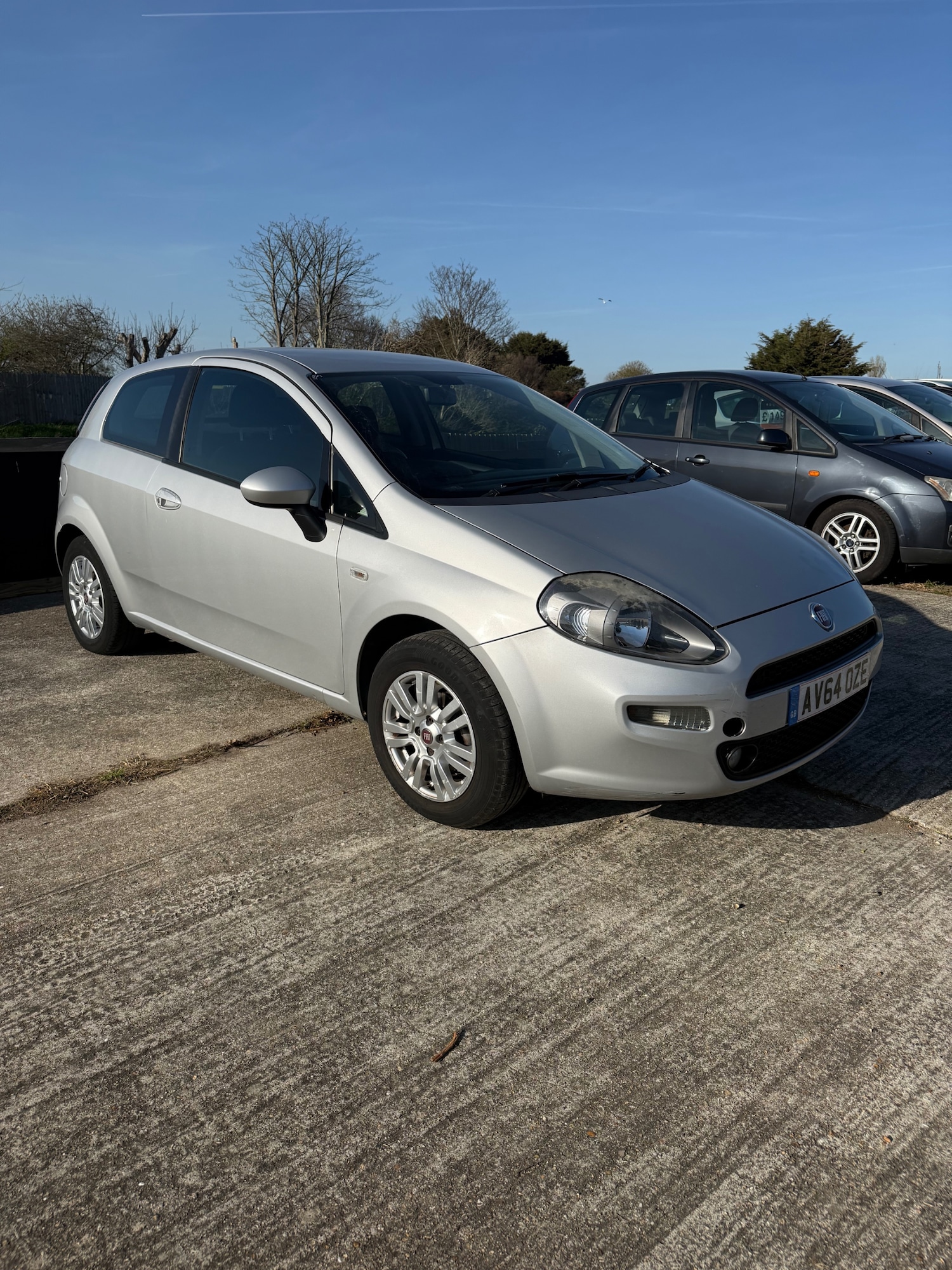 Used Fiat Punto 2015 for sale - 78176172: Photo 2