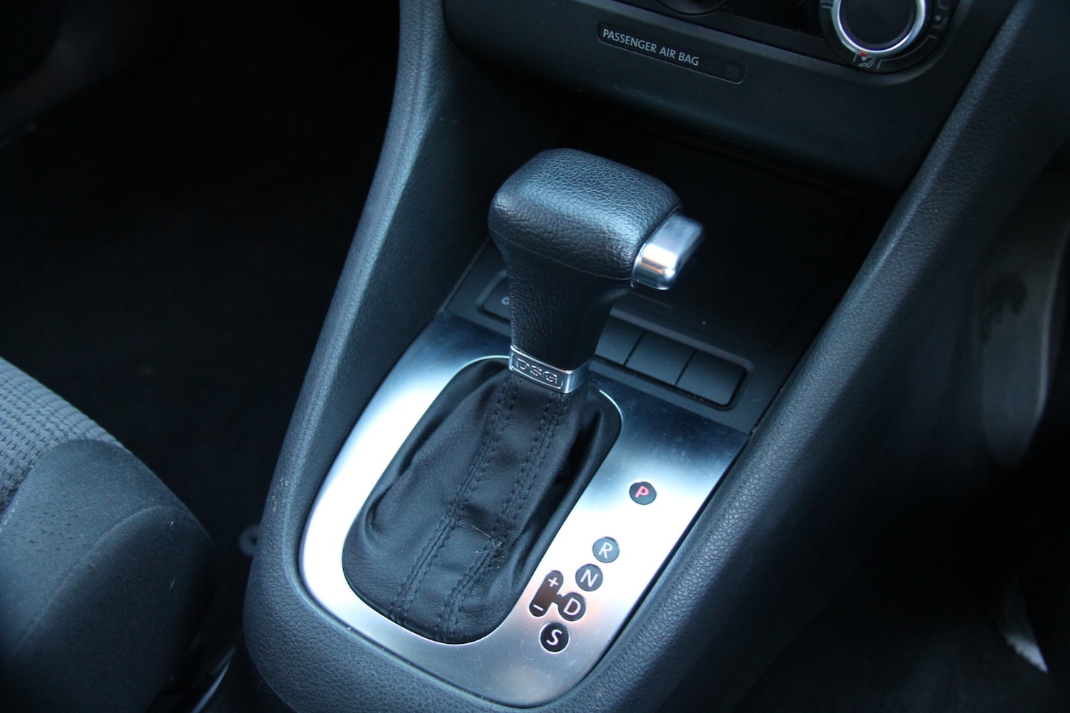 Used Volkswagen Golf 2010 for sale - 76984220: Photo 42