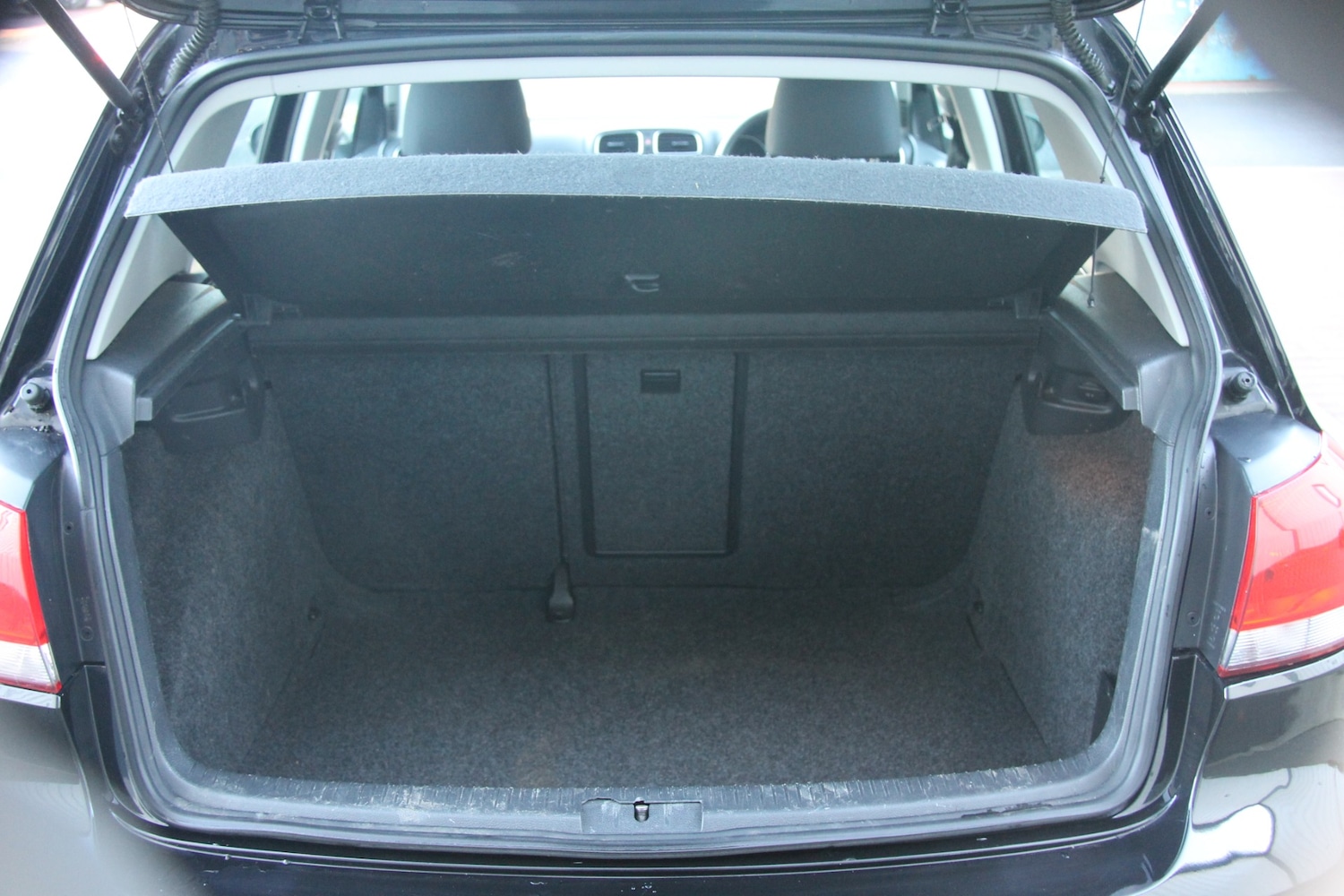 Used Volkswagen Golf 2010 for sale - 76984220: Photo 49