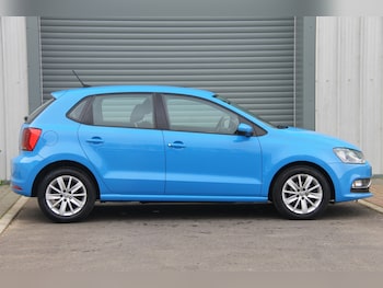 Used Volkswagen Polo 2015 for sale - 78782820: Photo