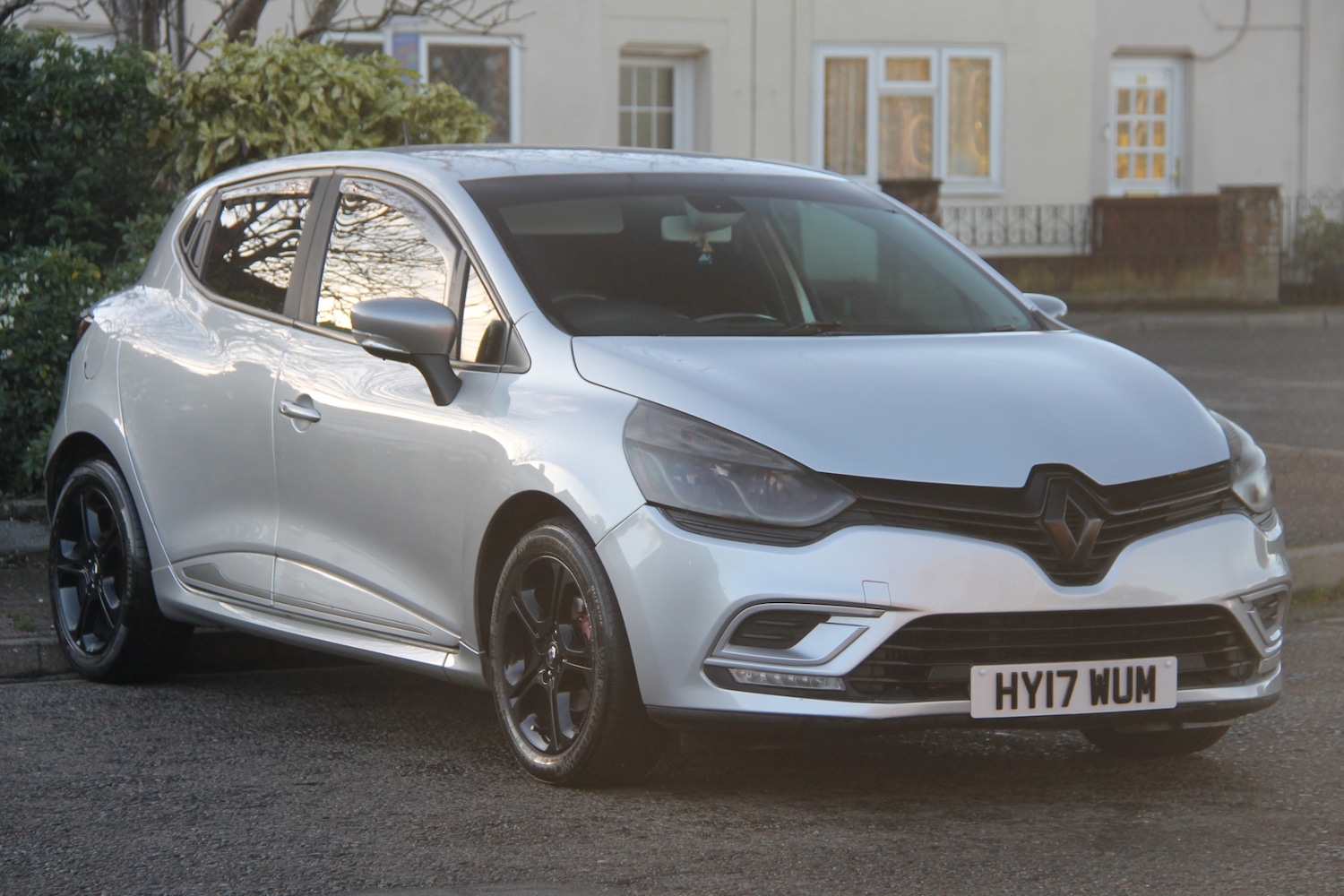 Used Renault Clio 2017 for sale - 76656405: Photo 1