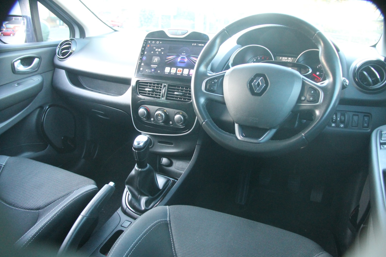 Used Renault Clio 2017 for sale - 76656405: Photo 10