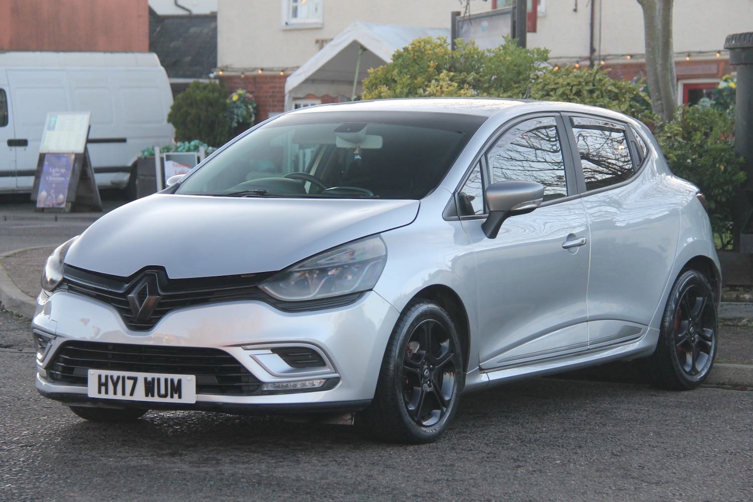 Used Renault Clio 2017 for sale - 76656405: Photo 3