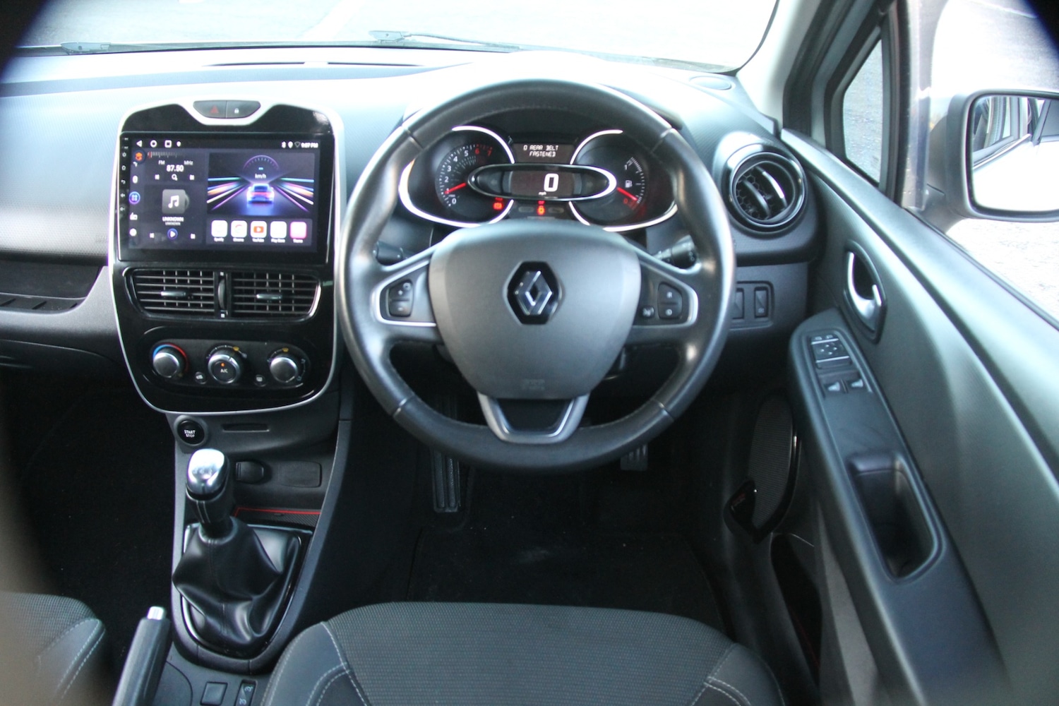 Used Renault Clio 2017 for sale - 76656405: Photo 46