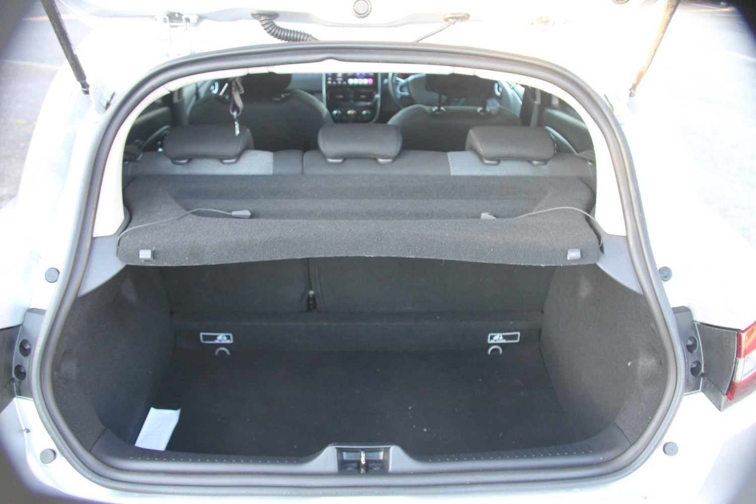 Used Renault Clio 2017 for sale - 76656405: Photo 48