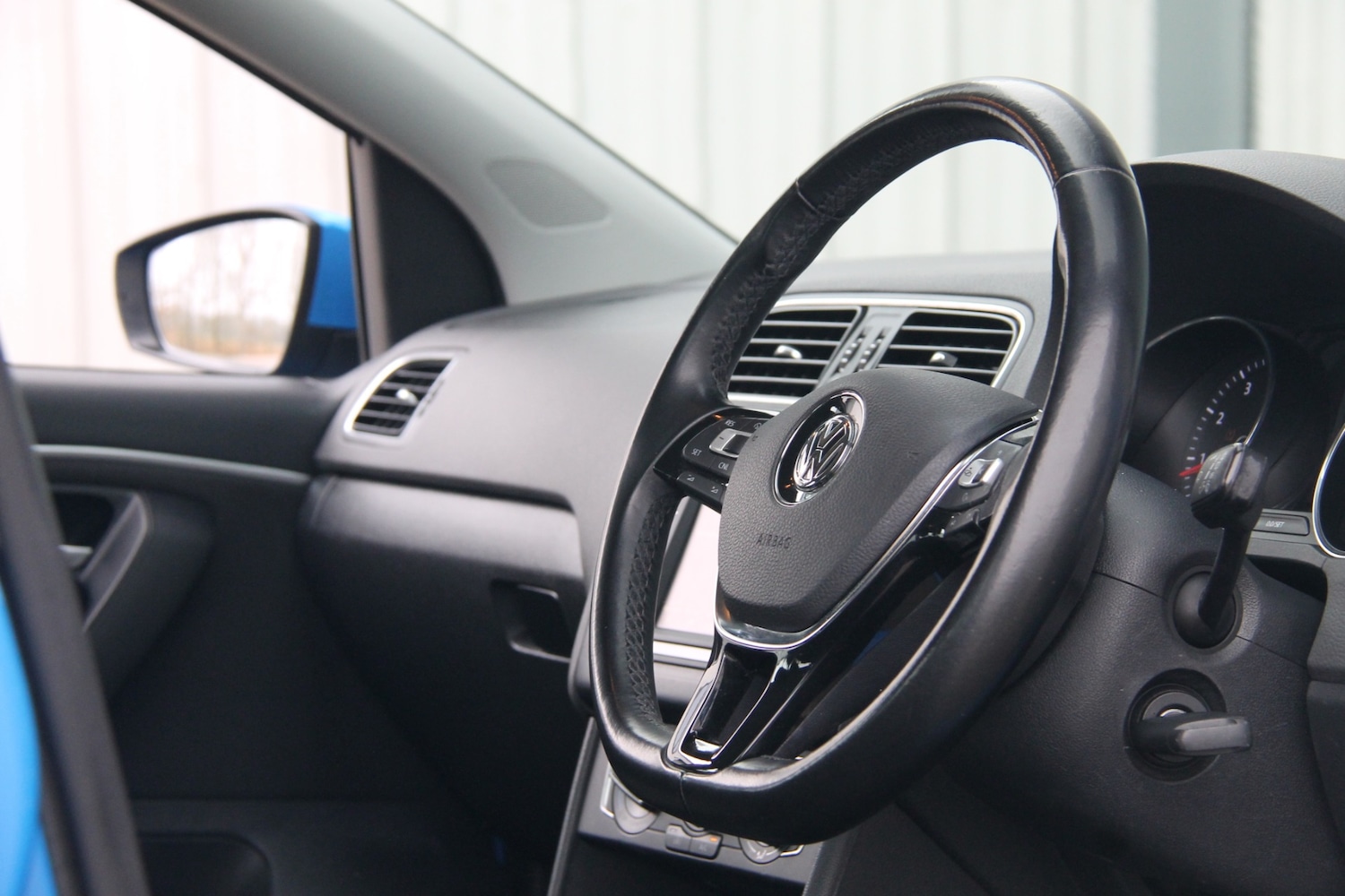 Used Volkswagen Polo 2015 for sale - 77968993: Photo 34