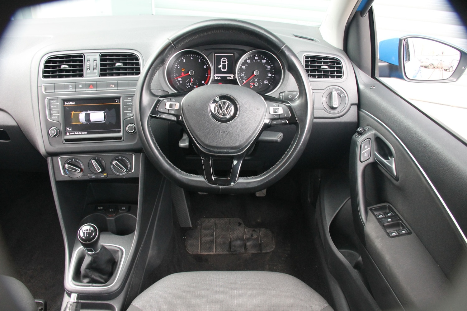 Used Volkswagen Polo 2015 for sale - 77968993: Photo 47
