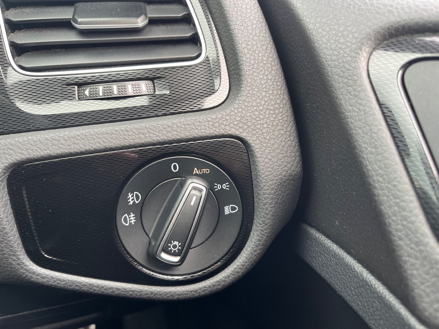 Used Volkswagen Golf 2016 for sale - 76394983: Photo 19