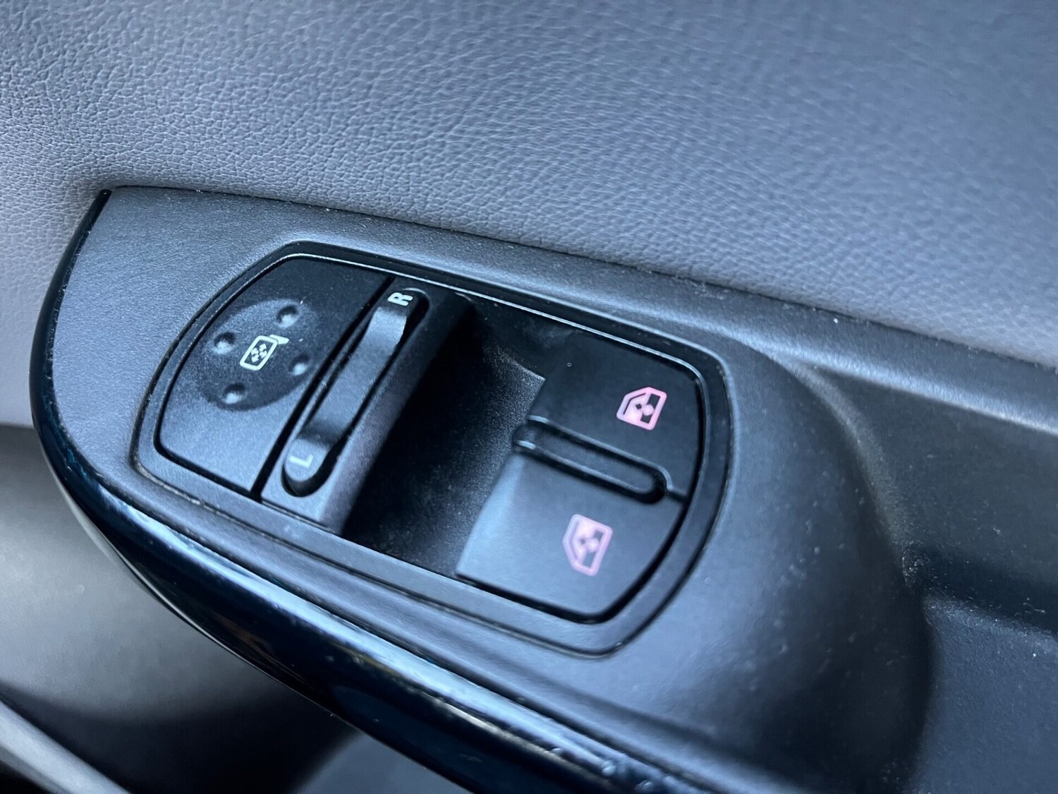 Used Vauxhall Corsa 2015 for sale - 76576676: Photo 23