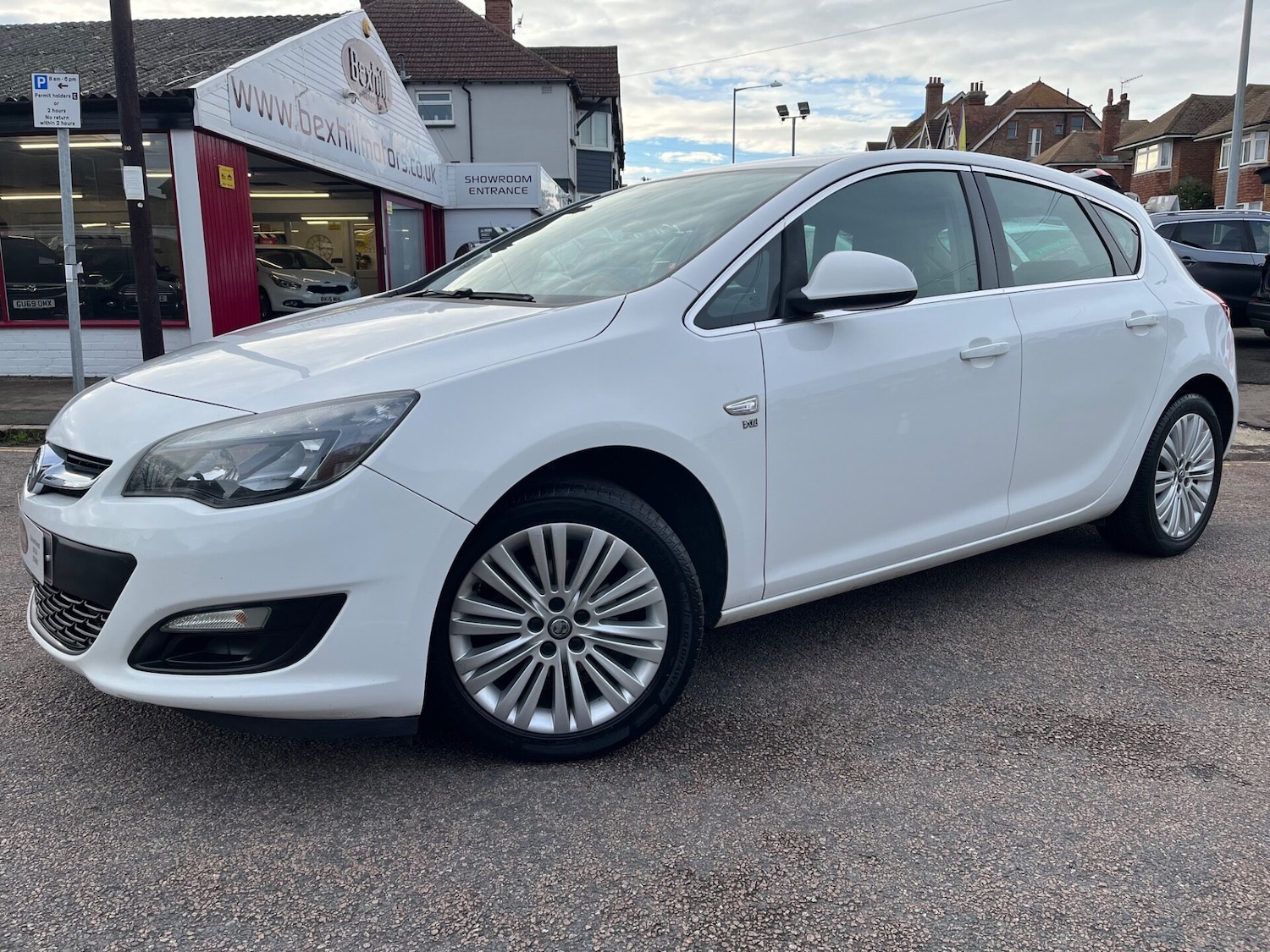Used Vauxhall Astra 2014 for sale - 76504609: Photo 1