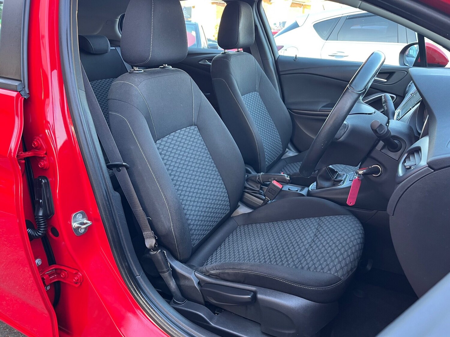 Used Vauxhall Astra 2016 for sale - 76972524: Photo 3