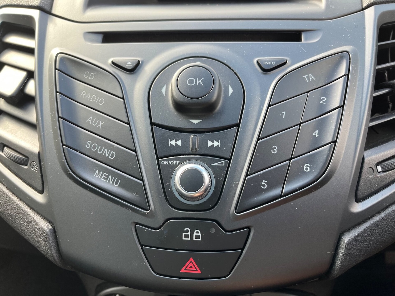 Used Ford Fiesta 2014 for sale - 76224494: Photo 18