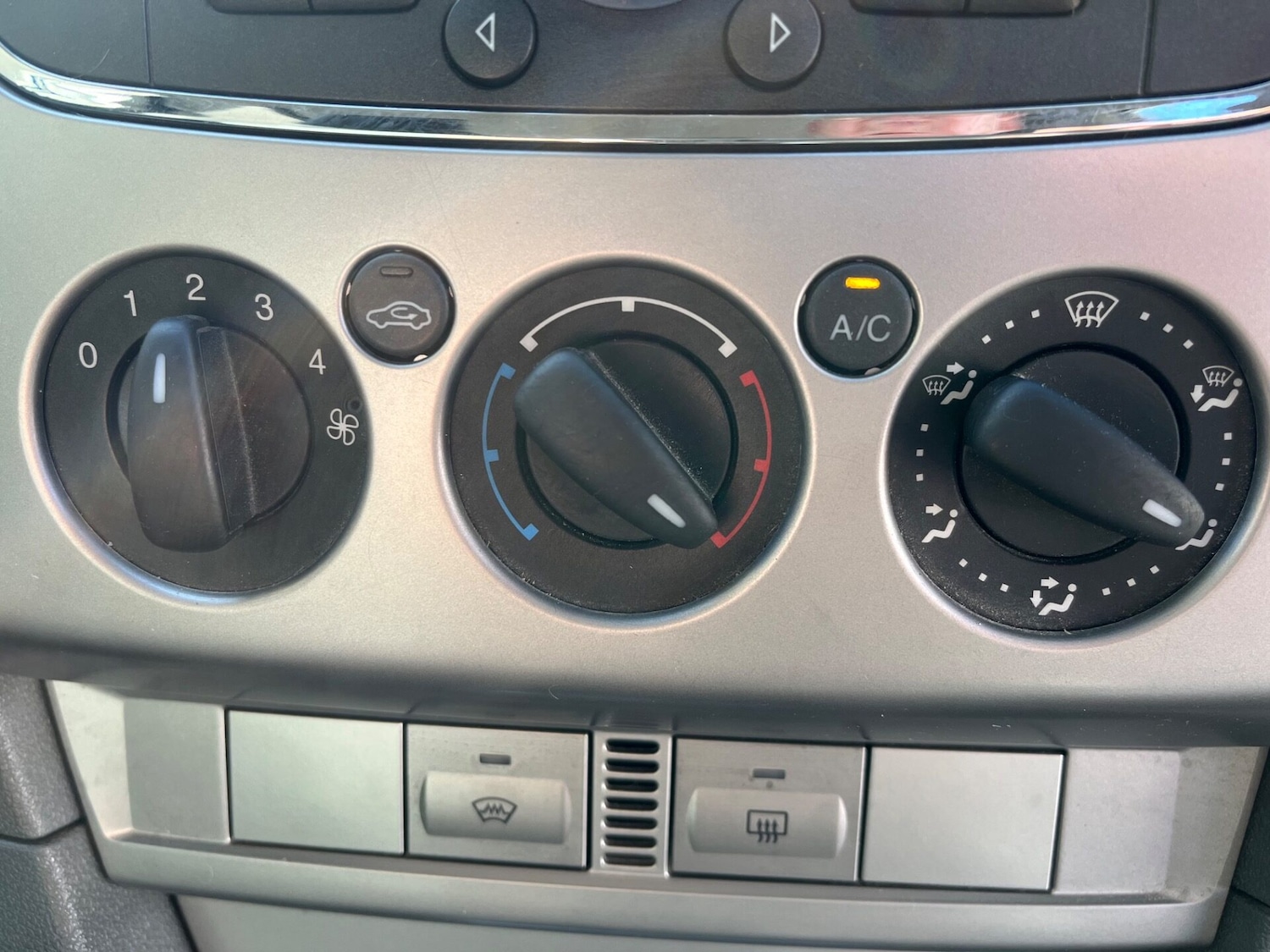 Used Ford Focus 2011 for sale - 76363139: Photo 15