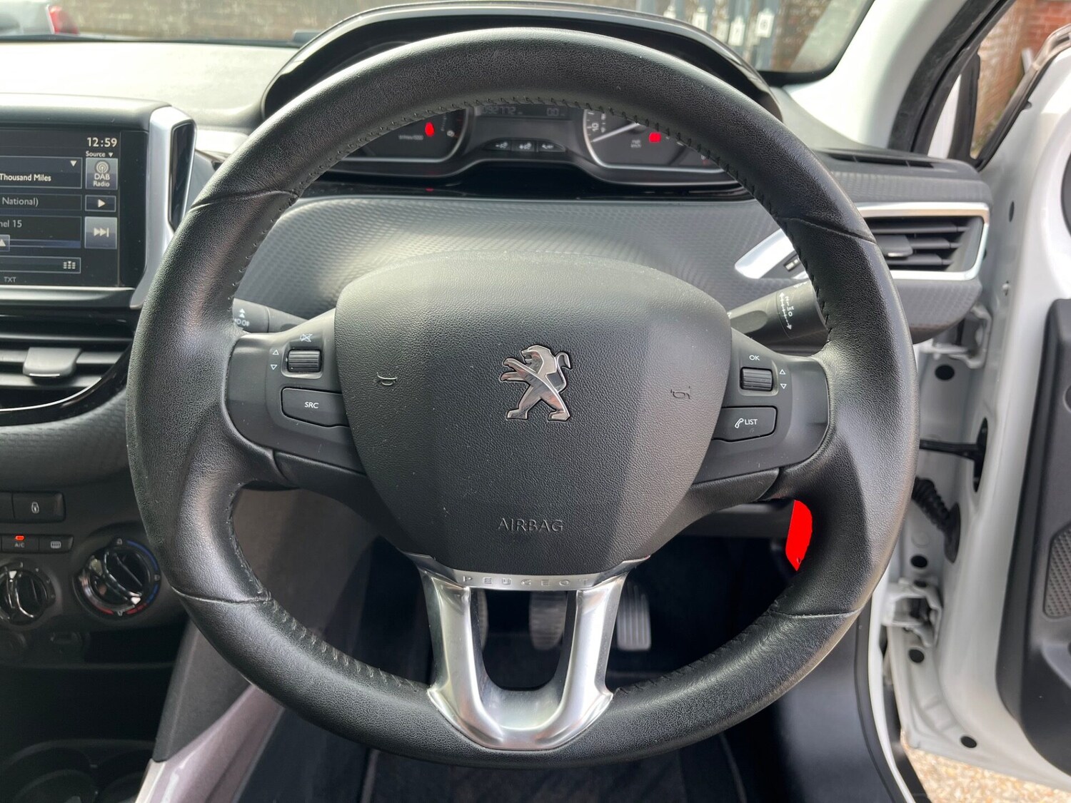 Used Peugeot 2008 2016 for sale - 76236473: Photo 13