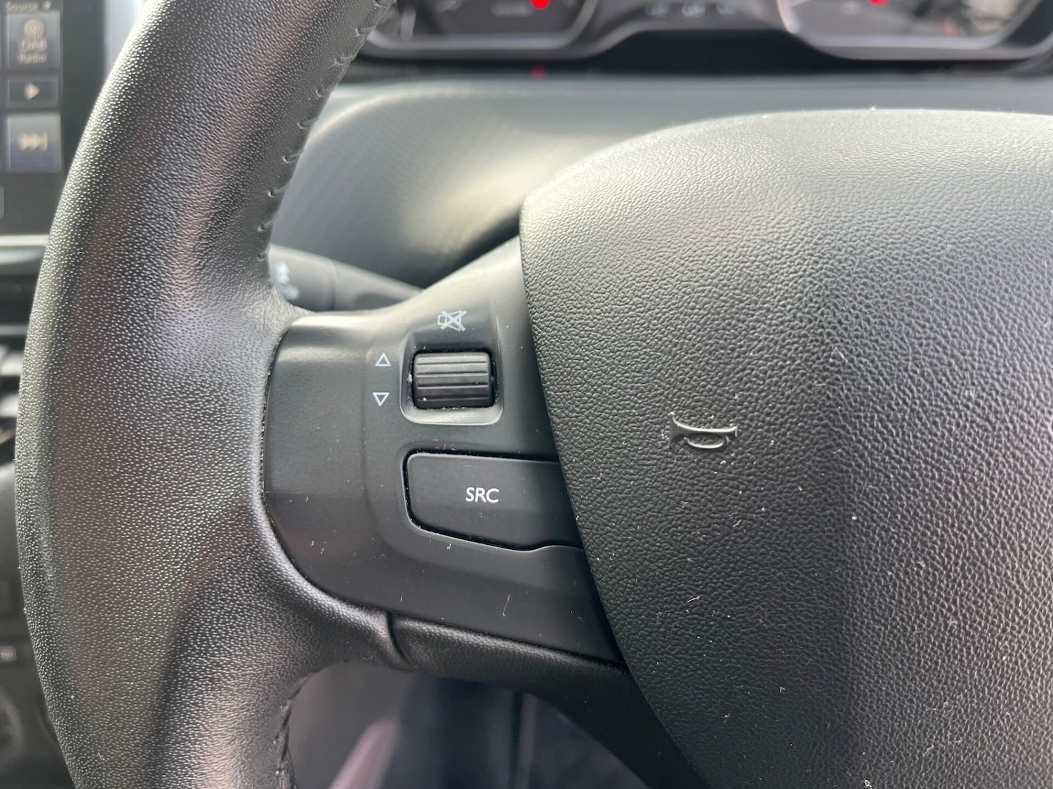 Used Peugeot 2008 2016 for sale - 76236473: Photo 14