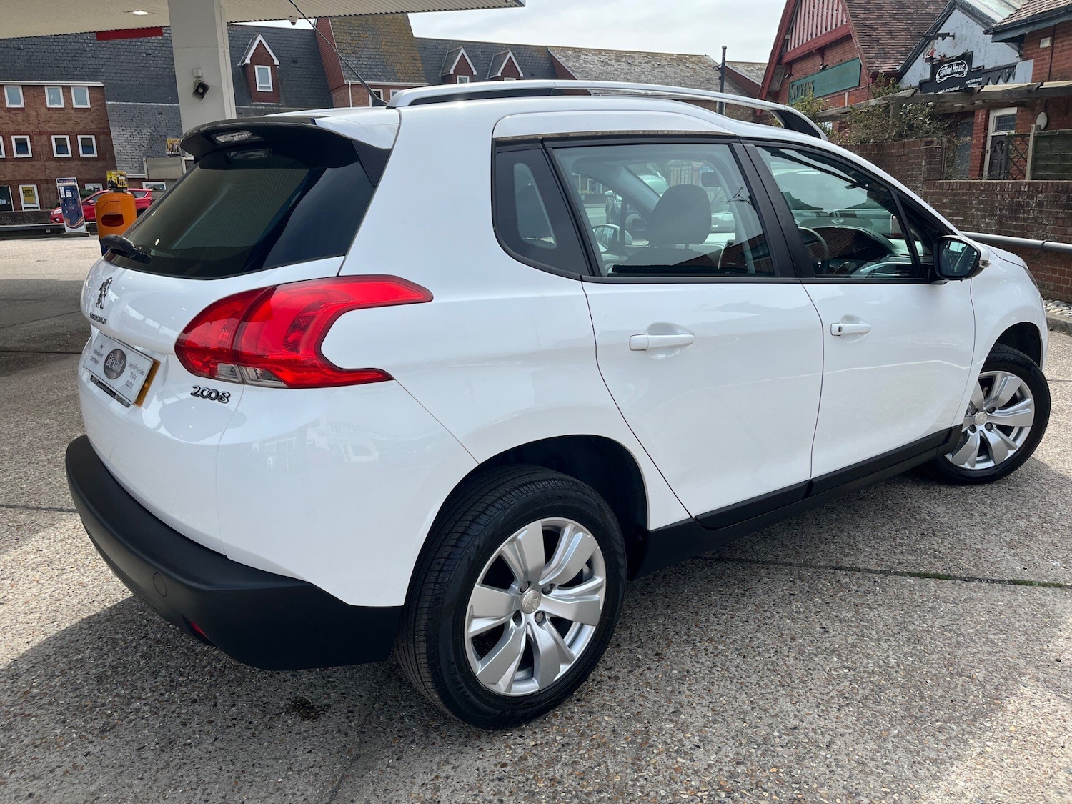 Used Peugeot 2008 2016 for sale - 76236473: Photo 2
