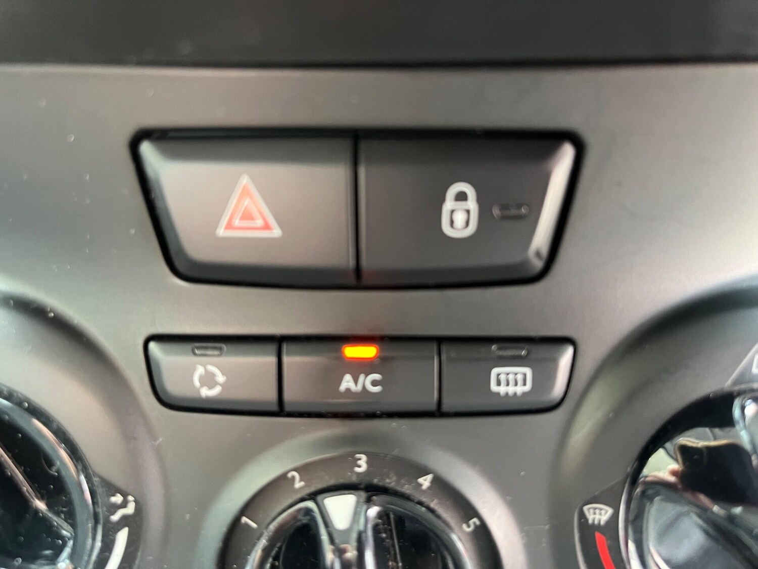 Used Peugeot 2008 2016 for sale - 76236473: Photo 20