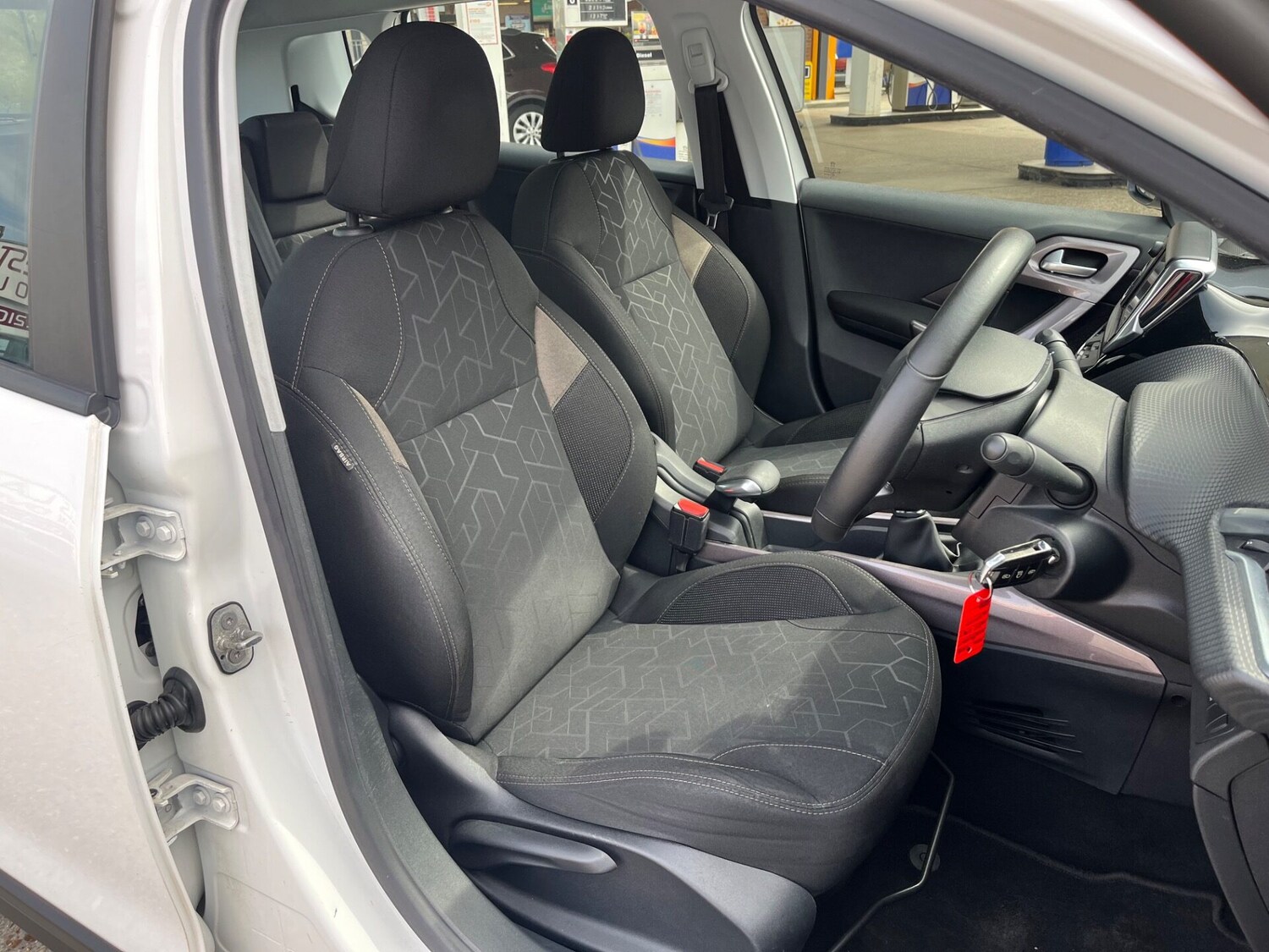 Used Peugeot 2008 2016 for sale - 76236473: Photo 3