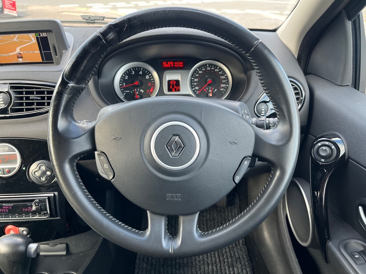Used Renault Clio 2011 for sale - 76334341: Photo 11