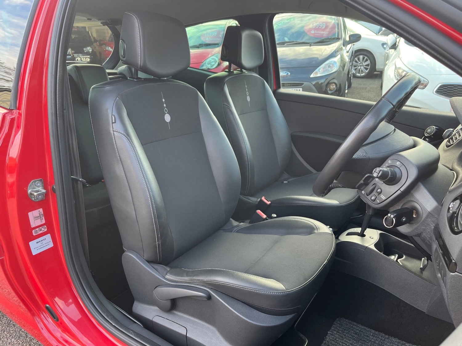 Used Renault Clio 2011 for sale - 76334341: Photo 16
