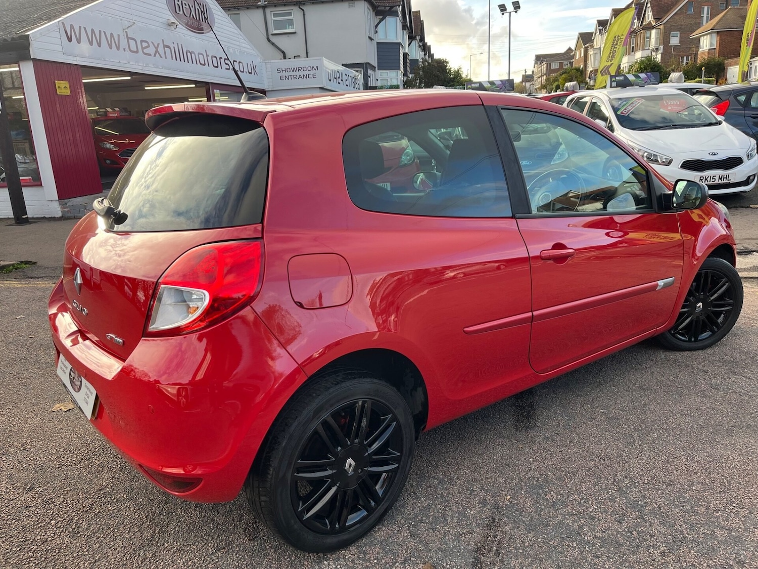 Used Renault Clio 2011 for sale - 76334341: Photo 2